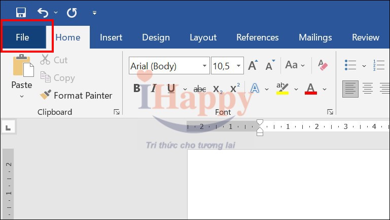 Mở ứng dụng Word trên máy tính của bạn > Chọn File